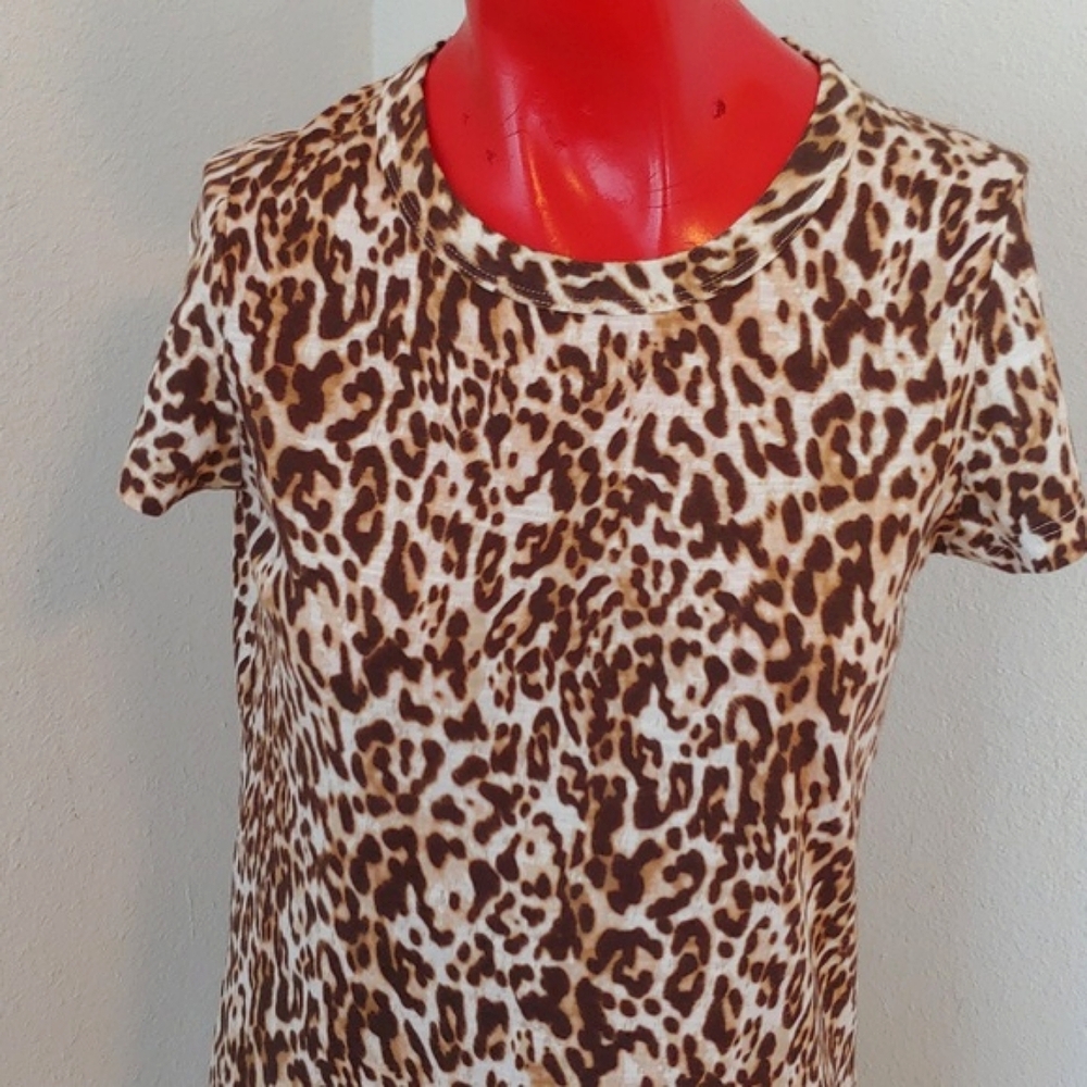 Banana Republic Leopard Print Women's Tee size Small